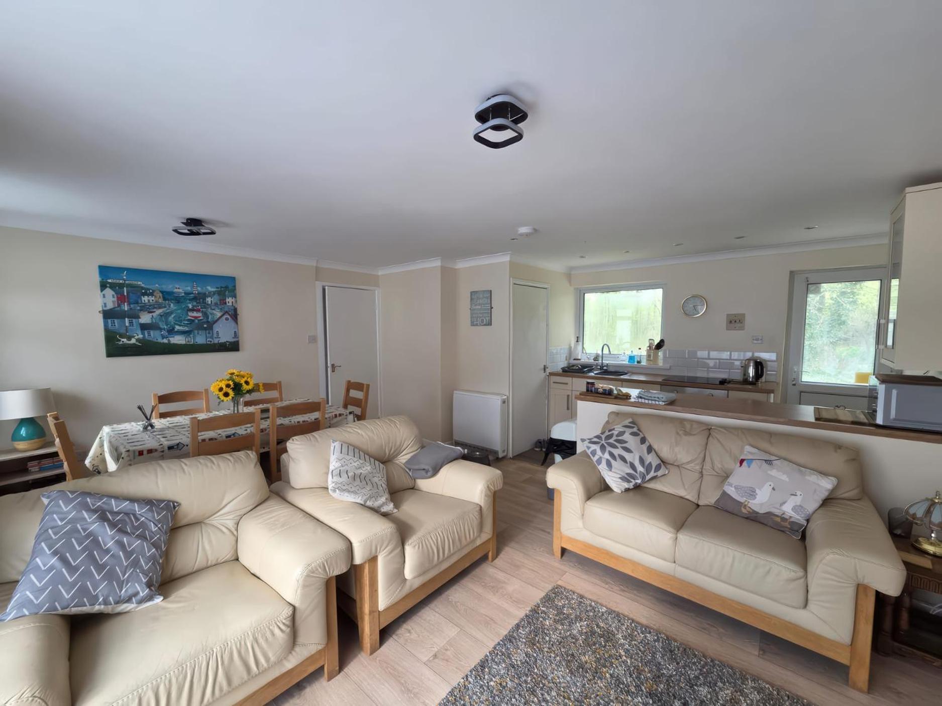 17 River Banks * Liskeard